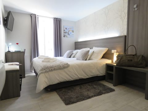 Quadruple Room | Blackout drapes, soundproofing, free WiFi, bed sheets