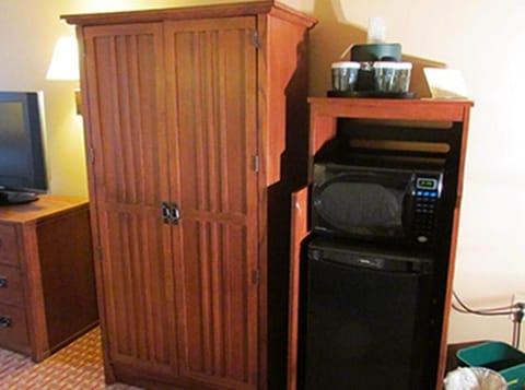 In-room safe, desk, iron/ironing board, free cribs/infant beds