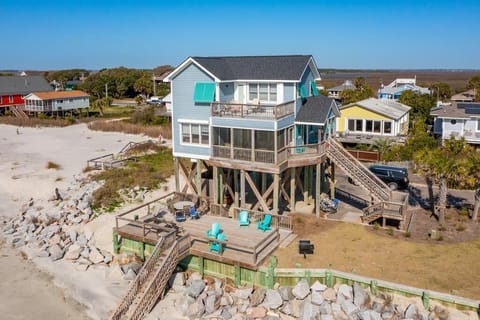 Welcome to 1 Summer Place! Directly Oceanfront