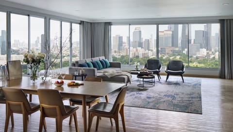 Apartment, 3 Bedrooms (Panoramic View) | In-room safe, desk, blackout drapes, iron/ironing board