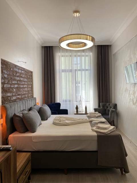 Standard Double Room | Premium bedding, free minibar items, desk, iron/ironing board
