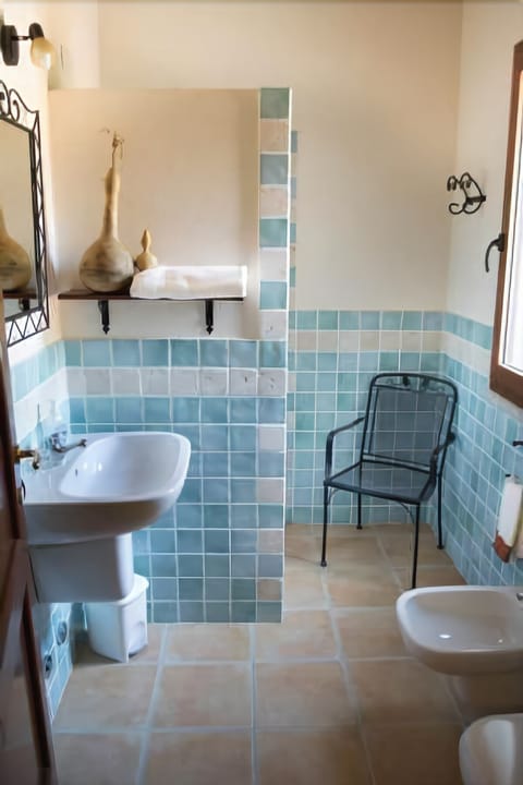 Double or Twin Room | Bathroom | Shower, hair dryer, bidet, towels