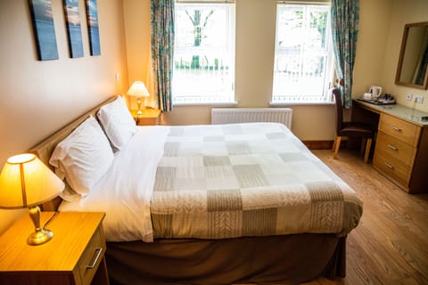 Double Room | In-room safe, desk, soundproofing, iron/ironing board