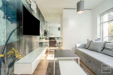 Exclusive Apartment, 3 Bedrooms | 3 bedrooms, premium bedding, pillowtop beds, individually decorated
