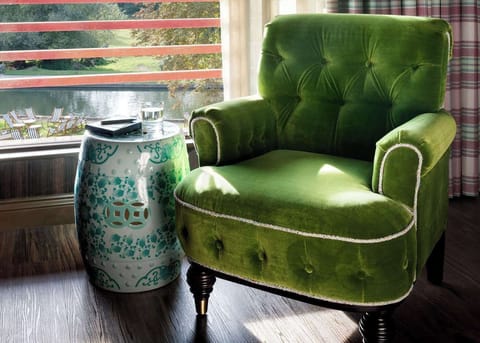 Egyptian cotton sheets, premium bedding, down comforters, pillowtop beds