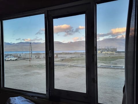 Deluxe Cottage, 1 Double Bed, Lake View | 1 bedroom, hypo-allergenic bedding available, laptop workspace
