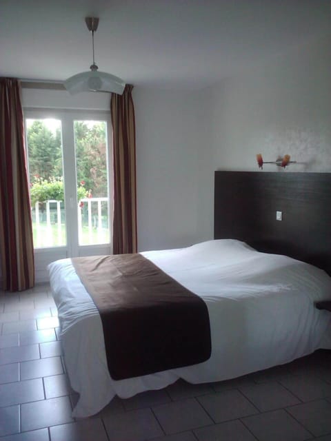 Individually decorated, individually furnished, desk, soundproofing