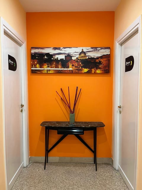 In-room safe, individually decorated, desk, soundproofing