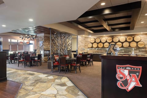 Breakfast, lunch, dinner served; American cuisine 