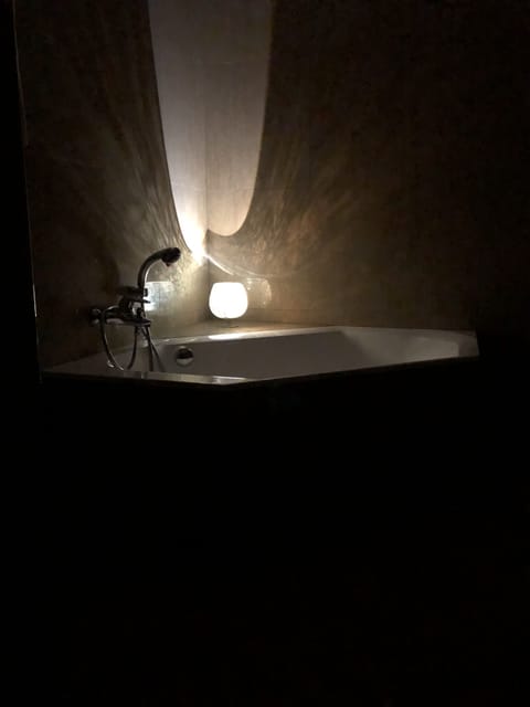 Suite | Deep soaking bathtub