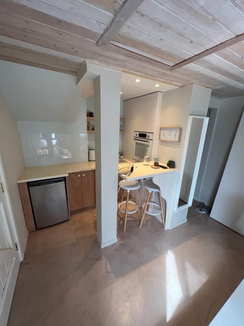 Kapella ground floor studio | In-room dining