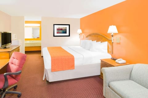 In-room safe, desk, iron/ironing board, free WiFi