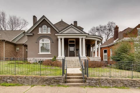 Welcome to our Historic Reno on Music Row!