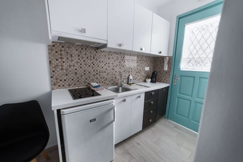 Family Apartment, 2 Bedrooms, Non Smoking, Garden View | Private kitchenette | Mini-fridge, espresso maker, coffee/tea maker, electric kettle