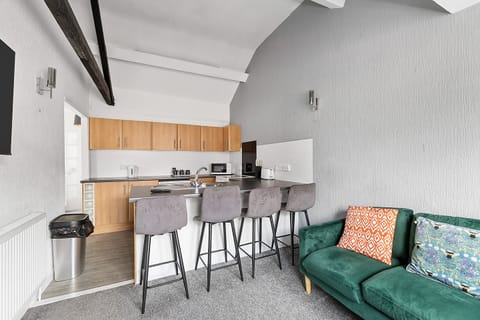 Luxury Apartment, Private Bathroom, City View | Dining