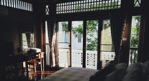 3-Bedroom House  | 3 bedrooms, premium bedding, desk, blackout drapes