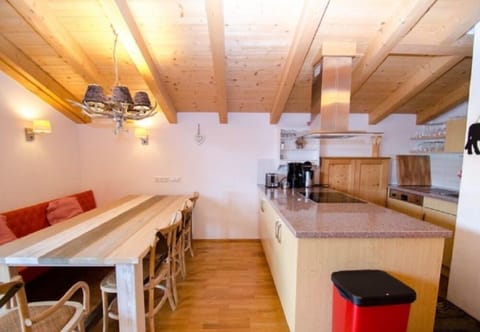 Luxury Penthouse, 4 Bedrooms, Mountain View | Private kitchen | Fridge, microwave, oven, stovetop