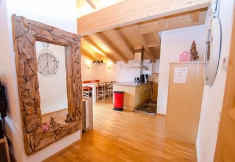 Luxury Penthouse, 4 Bedrooms, Mountain View | Room amenity