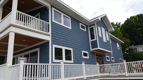 Newly built luxury six bedroom house with spacious wrap-around decks