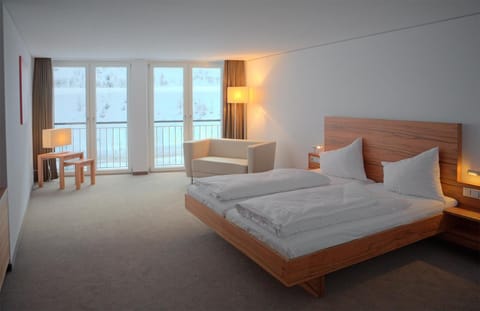 In-room safe, desk, iron/ironing board, free cribs/infant beds