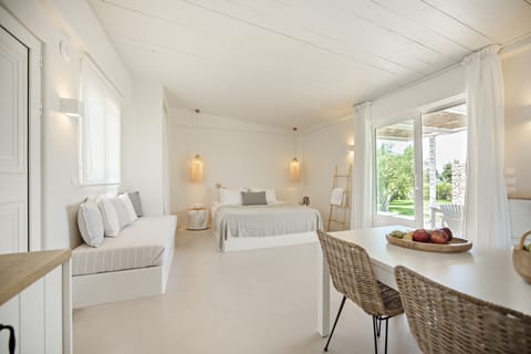 Studio | 2 bedrooms, premium bedding, in-room safe, individually decorated