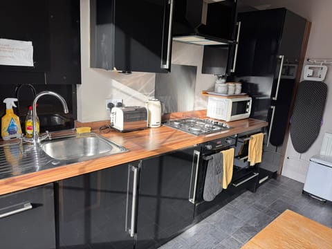 Economy Loft, Private Bathroom (Third floor) | Shared kitchen | Highchair