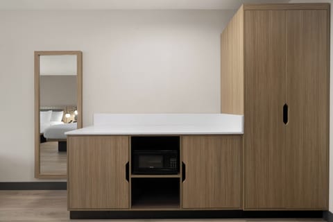 Premium bedding, pillowtop beds, desk, laptop workspace