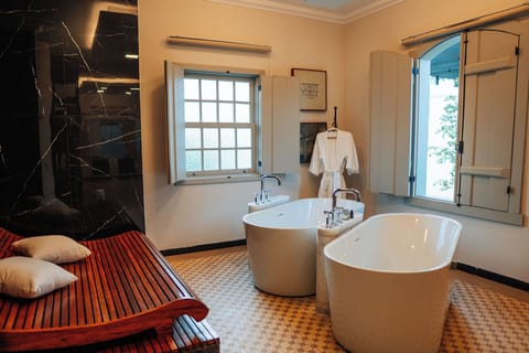 Deluxe Chalet | Minibar, in-room safe, blackout drapes, iron/ironing board