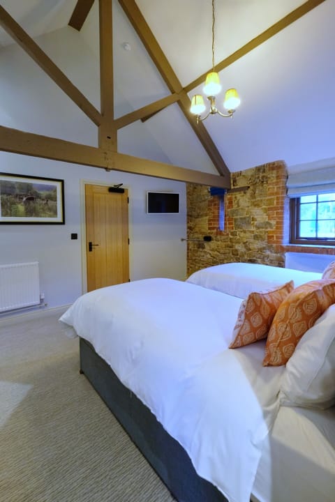 Deluxe Twin Room, Ensuite, Garden View | 1 bedroom, soundproofing, iron/ironing board, free WiFi