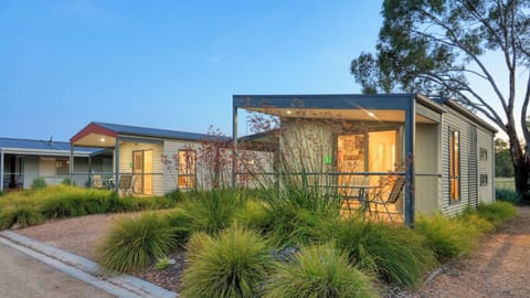 2 Bedroom Deluxe Cabin - Not Pet Friendly | Iron/ironing board, free WiFi, bed sheets
