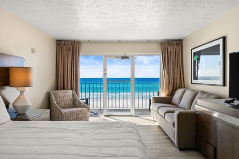 Suite | Free WiFi, bed sheets