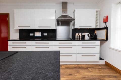 Standard Double Room | Private kitchen | Shared fridge, stovetop