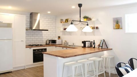 Stunning Kitchen so well equipped, all new !