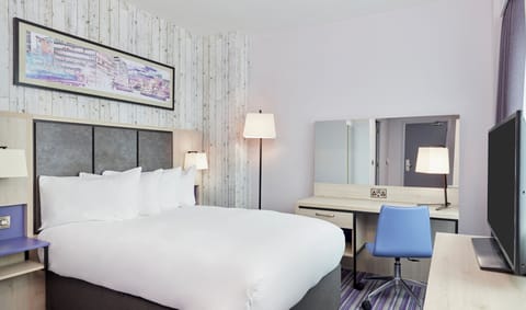 Standard Double Room | Desk, blackout drapes, iron/ironing board, free WiFi