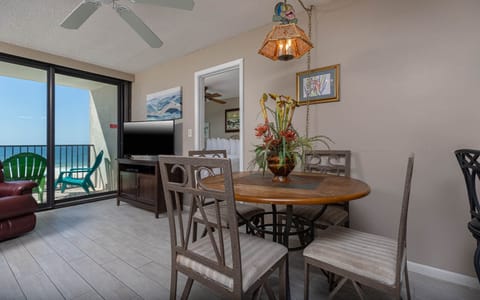 Island Winds West 378 Gulf Shores, Alabama, beach front, 2 bedroom condominium
