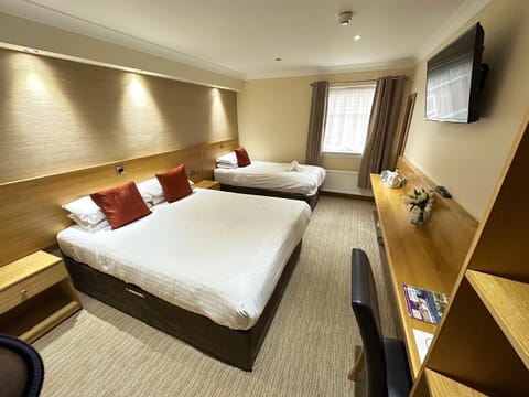 Standard Suite, Ensuite | Desk, free WiFi, bed sheets