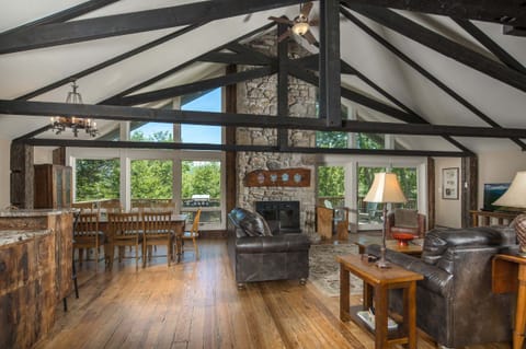 Welcome to Majestic Mountain Haus!