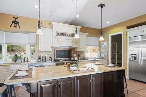 Amazing kitchen amenities.