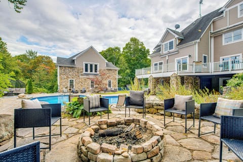 Belmont Vacation Rental | 5BR | 4BA | 5,000 Sq Ft | Stairs Required