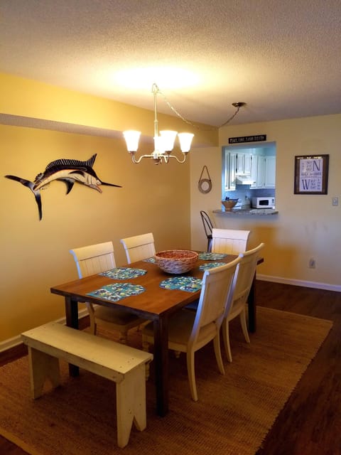 Dining area looking toward kitchen