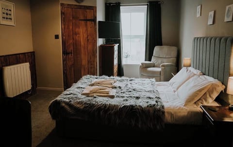 Comfort Double Room | Iron/ironing board, free WiFi, bed sheets