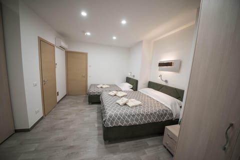 Memory foam beds, in-room safe, individually furnished, desk