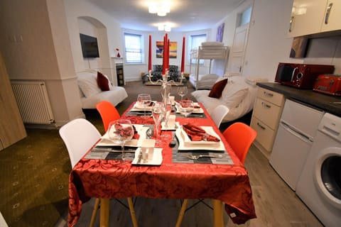 Family Studio | Private kitchen | Fridge, microwave, coffee/tea maker, electric kettle