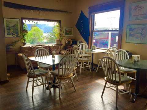 Free daily full breakfast