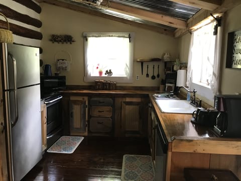 Full size kitchen. Fully stocked. All you need to bring is your food.