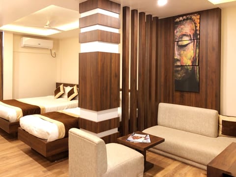 Business Double Room, Multiple Beds | 1 bedroom, premium bedding, memory foam beds, minibar