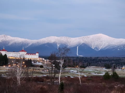 Mt Washington highest peak East of the Rockies