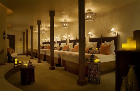 Couples treatment rooms, sauna, hot tub, steam room, Turkish bath