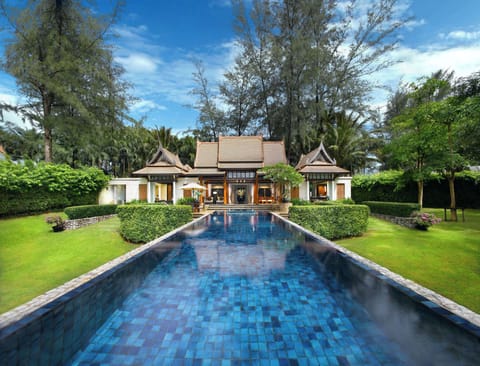 One Bedroom Double Pool Villa | Premium bedding, minibar, in-room safe, desk