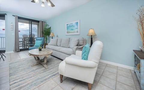 Phoenix X 702, Orange Beach, Alabama, beach front, 1 bedroom 1.5 bath condominium on the 7th floor
